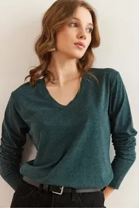 Olalook Women's Emerald Green V-Neck Wool Viscose Flowy Blouse - Image 6
