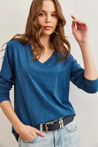 Olalook Women's Indigo V-Neck Wool Viscose Flowy Blouse - Image 4