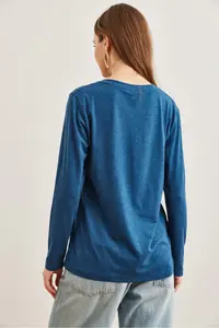Olalook Women's Indigo V-Neck Wool Viscose Flowy Blouse - Image 5
