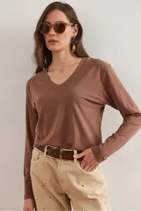 Olalook Women's Milk Coffee V-Neck Wool Viscose Flowy Blouse - Image 4