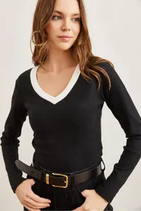Olalook Women's Black and White Collar Detailed Raised Lycra Blouse - Image 4