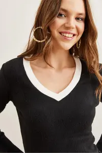 Olalook Women's Black and White Collar Detailed Raised Lycra Blouse - Image 5