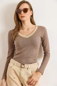 Olalook Women's Brown Beige Collar Detailed Raised Lycra Blouse - Image 4