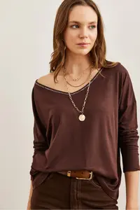 Olalook Women's Bitter Brown Silver Stitching Detailed V-Neck Viscose Blouse - Image 3