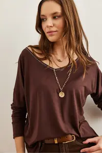 Olalook Women's Bitter Brown Silver Stitching Detailed V-Neck Viscose Blouse - Image 7