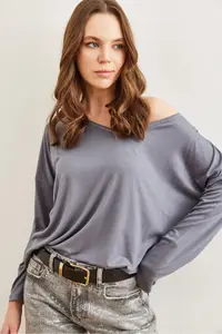 Olalook Women's Dark Gray Silver Stitching Detailed V-Neck Viscose Blouse - Image 3