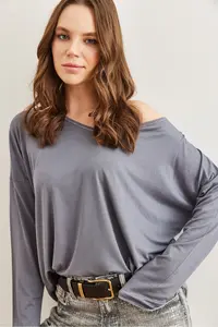 Olalook Women's Dark Gray Silver Stitching Detailed V-Neck Viscose Blouse - Image 4