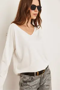 Olalook Women's Ecru Silver Stitching Detailed V-Neck Viscose Blouse - Image 3