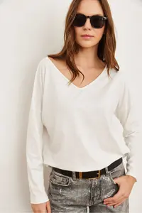 Olalook Women's Ecru Silver Stitching Detailed V-Neck Viscose Blouse - Image 5