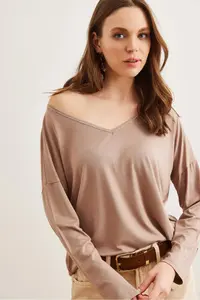 Olalook Women's Mink Silver Stitching Detailed V-Neck Viscose Blouse - Image 2