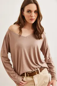 Olalook Women's Mink Silver Stitching Detailed V-Neck Viscose Blouse - Image 3