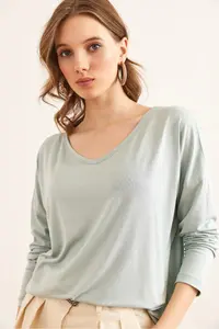 Olalook Women's Water Green Silver Stitching Detailed V-Neck Viscose Blouse - Image 4