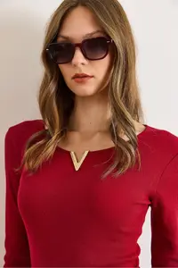 Olalook Women's Burgundy Metal V Detailed Flexible Camisole Blouse - Image 4