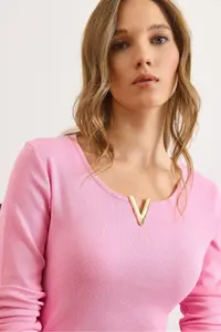 Olalook Women's Candy Pink Metal V Detailed Flexible Camisole Blouse - Image 2