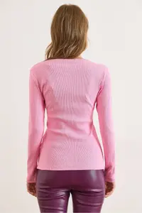 Olalook Women's Candy Pink Metal V Detailed Flexible Camisole Blouse - Image 3