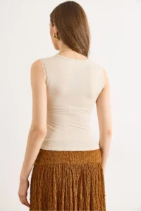 Olalook Women's Stone Lace Detailed V-Neck Flexible Blouse - Image 6
