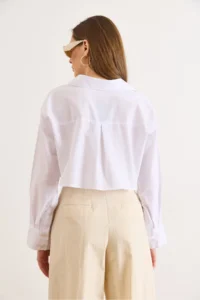 Olalook Women's White Pocket Detailed Crop Woven Shirt - Image 6