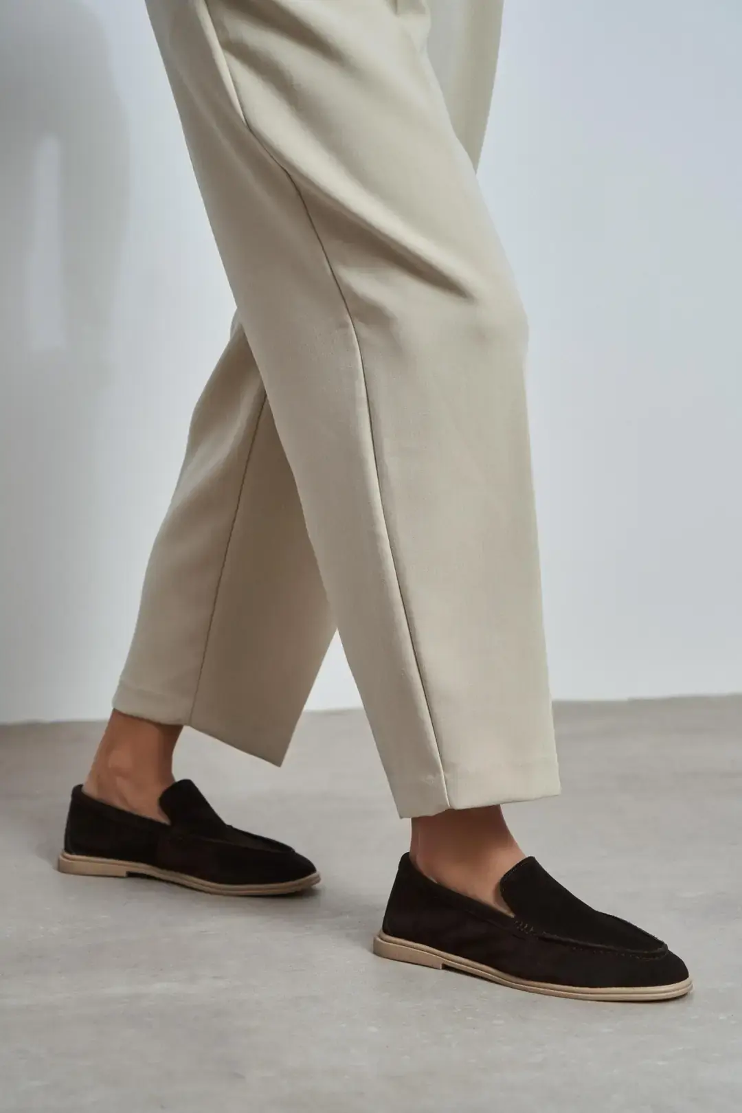 NSN-SOF301K_BITTER_Brown_GENUINE_Suede_1