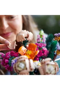 LEGO ® Botanicals Flower Bouquet 10280 - Decorative Flower Model Building Set for Adults (756 Pieces) - Image 8