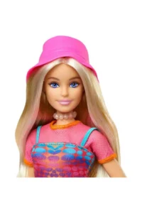Barbie We Travel the World Italy Adventure Doll and Accessory Set HWH97 - Image 4