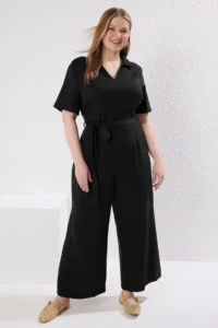Trendyol Curve Black  V-neck Double breasted Plus Size Weaving Jumpsuit - Image 4