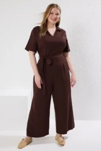 Trendyol Curve Brown V-neck Double breasted Plus Size Weaving Jumpsuit - Image 2