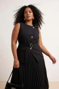 Trendyol Curve Black Arched Gold buttoned Weaving Plus Size Vest