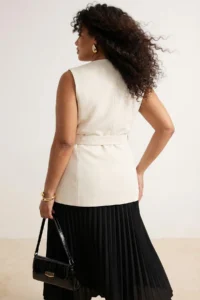 Trendyol Curve Ecru Arched Gold buttoned Weaving Plus Size Vest - Image 3