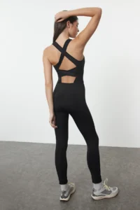 TRENDYOLMİLLA Black MATTE Material Back Detailed Knitting Sports Jumpsuit - Image 7