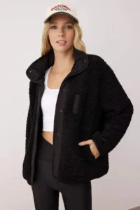 TRENDYOLMİLLA Black Oversized Plush Knitting Sports Jacket - Image 2