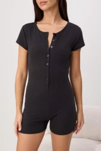 TRENDYOLMİLLA Black Ribbed Short Sleeve Short Knitting Jumpsuit - Image 3