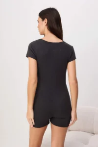 TRENDYOLMİLLA Black Ribbed Short Sleeve Short Knitting Jumpsuit - Image 4