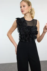 TRENDYOLMİLLA Black Tulle Detailed Weaving Jumpsuit - Image 4