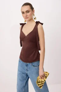 TRENDYOLMİLLA Brown Plain Heart Yaka Sleeveless Weaving Satin Party Blouse