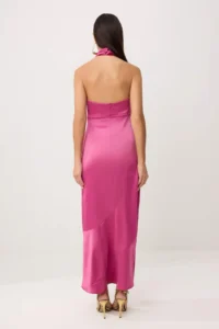 TRENDYOLMİLLA Fuchsia Plain Accessory Detailed Weaving Satin Maxi Unlined Graduation/promotion Dress - Image 4