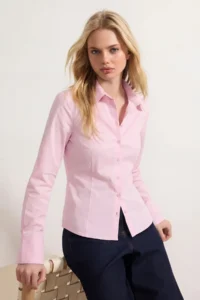 TRENDYOLMİLLA Wardrobe Essentials Pink Hafif Waist Fitting Cotton Weaving Shirt - Image 3