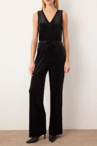 TRENDYOLMİLLA Black V-neck Velvet Regular Wide Leg Knitting Jumpsuit - Image 3