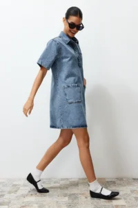 TRENDYOLMİLLA Mavi Pocket Detail Oversized Mini denim Shirt Dress - Image 2