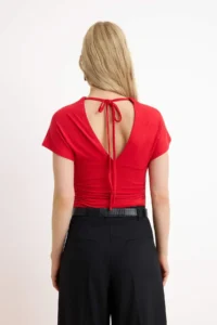 TRENDYOLMİLLA Red Fitted/Drape Detailed Knitting Blouse - Image 9