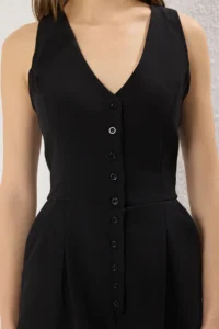 TRENDYOLMİLLA Black Wide Leg buttoned Mini Weaving Jumpsuit - Image 3