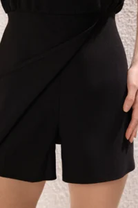TRENDYOLMİLLA Black Wide Leg Accessory Detailed Mini Weaving Jumpsuit - Image 5