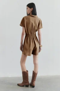 TRENDYOLMİLLA Camel Elastic Waist Zipper Detailed Mini Weaving Jumpsuit - Image 3