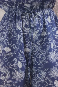 TRENDYOLMİLLA Navy Blue flower patterned Weaving Short Jumpsuit - Image 3
