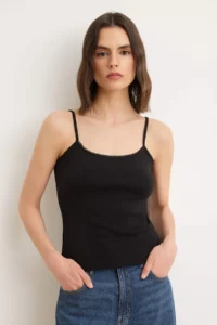 TRENDYOLMİLLA Black-Red Plain Fitted Cowl Neck Thin Sleeveless Sleeveless Cotton Rib Knitting Tank Top - Image 5