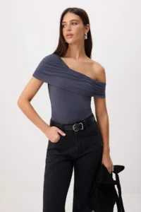 TRENDYOLMİLLA Anthracite Fitted Carmen Collar Short Sleeve Shirred Flexible Knitting Blouse .D.00031 - Image 2