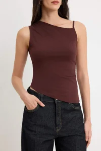 TRENDYOLMİLLA Brown Fitted Asymmetric Collar Sleeveless Cotton Flexible Knitting Blouse - Image 3