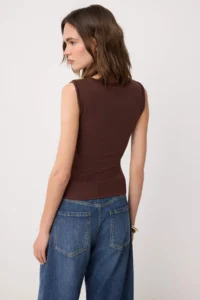 TRENDYOLMİLLA Brown Fitted Boat Neck Sleeveless Soft Knitting Blouse - Image 4