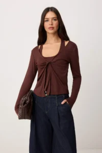 TRENDYOLMİLLA Brown Plain Fitted V-neck Standard Sleeve LONG Premium Soft Knitting Blouse