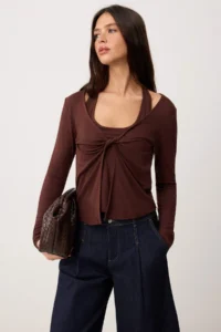 TRENDYOLMİLLA Brown Plain Fitted V-neck Standard Sleeve LONG Premium Soft Knitting Blouse - Image 2