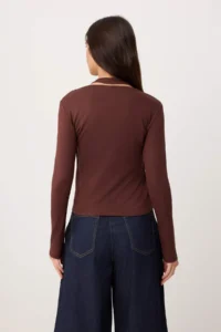TRENDYOLMİLLA Brown Plain Fitted V-neck Standard Sleeve LONG Premium Soft Knitting Blouse - Image 4